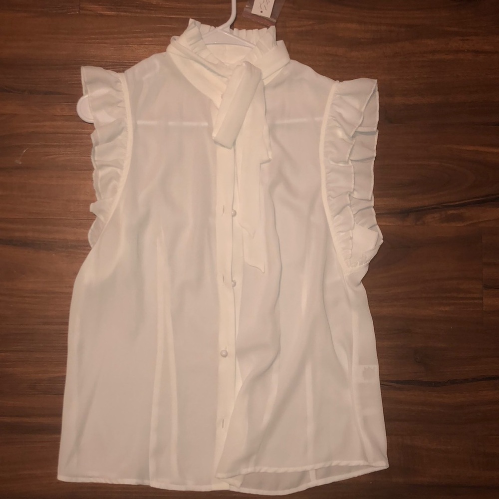 🆕 NY&CO Sheer white blouse